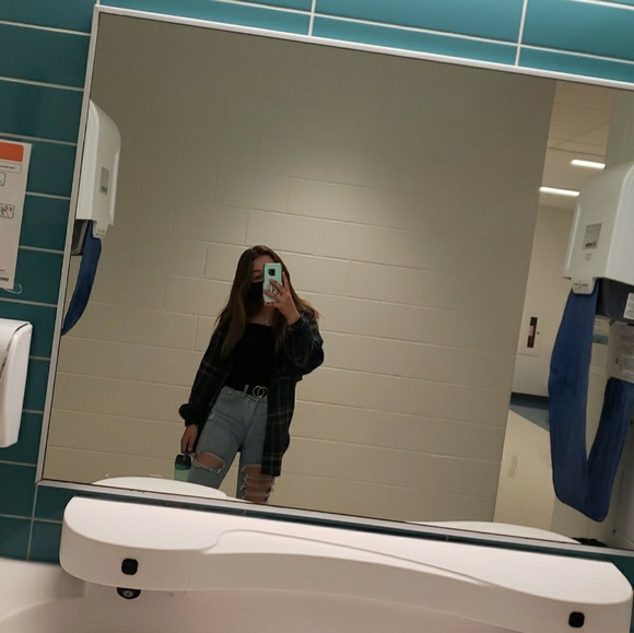 Meet your Posher, Mallory - Picture 1 of 1